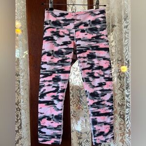 Lululemon Wamo Camo Barely Pink Crop Pant 🍋